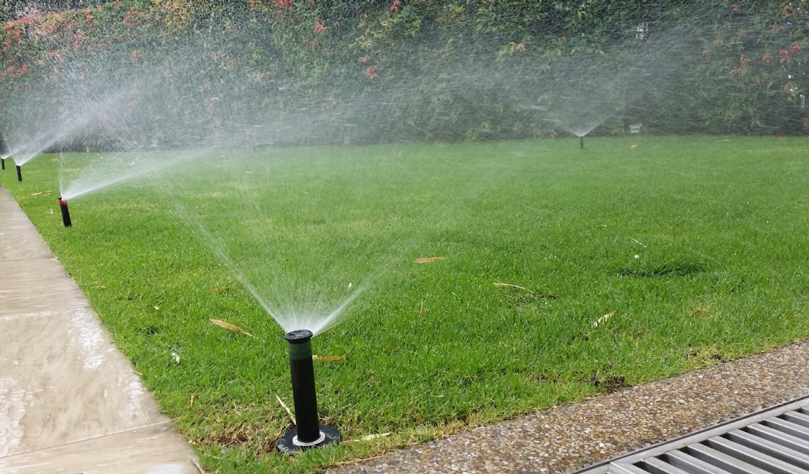 智能灌溉讓庭院生活更輕松！