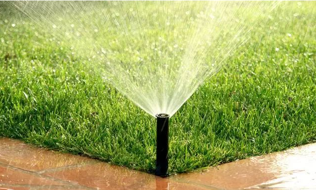 智能灌溉系統(tǒng)為什么比滴灌更節(jié)水？看了你就明白了！